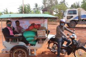 Distribute foodpacks
