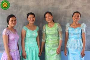 Chomrong (far right) in her old class