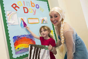 Ella from "Frozen" visits the children