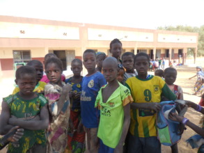Primary school students, village of Djomga
