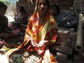 Wrapping Bidi (Country Cigarette)