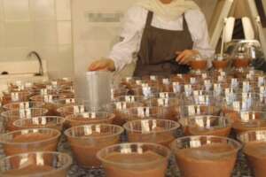 VT students preparing dessert
