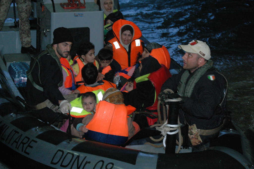 Save mothers and children in the Mediterranean Sea