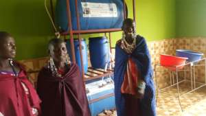 Maasai ladies with Tetra-Nanofilter in Tanzania