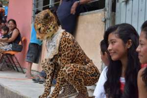 Jaguara Interacts with the audience
