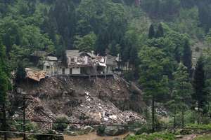 Building destroyed by earthquake, Longmenshan town
