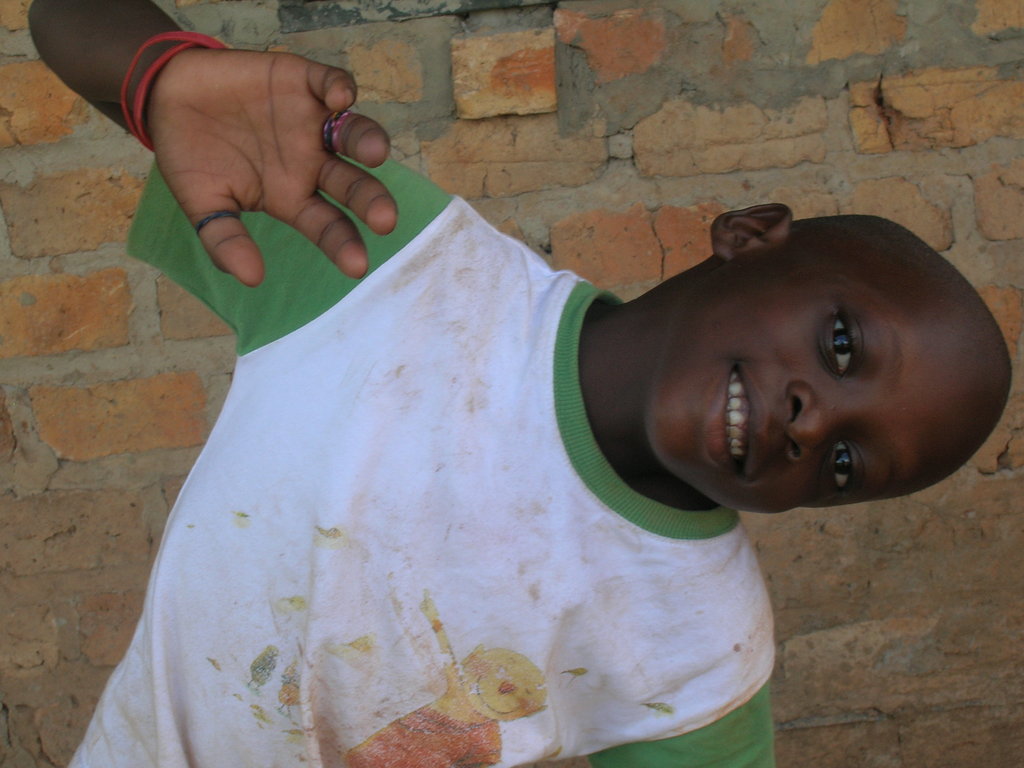 50 blankets to keep children warm in Uganda GlobalGiving