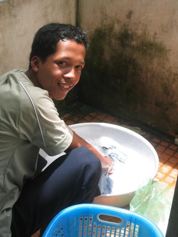 Help Cambodian college students learn English