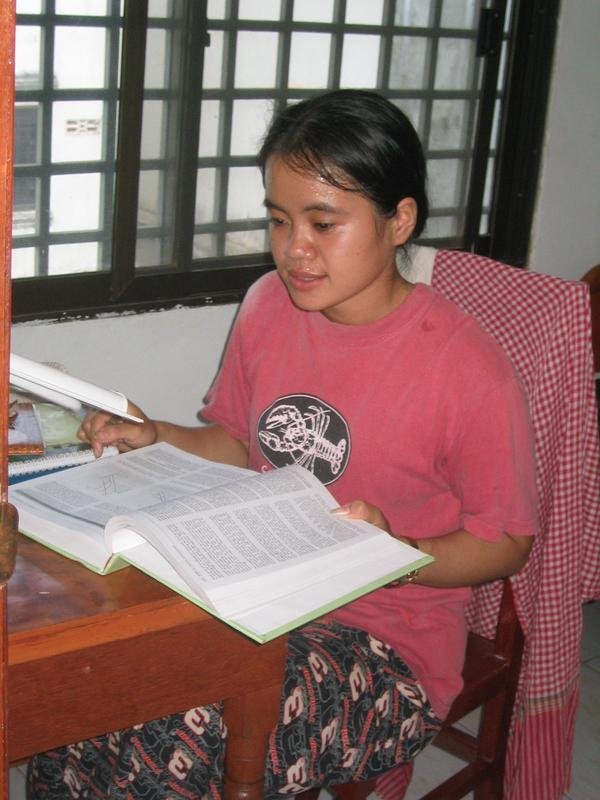 Help Cambodian college students learn English
