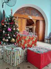 Christmas tree, presents donated by Pampa Energia
