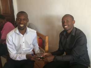 MindLeaps' teachers holding ICDL award