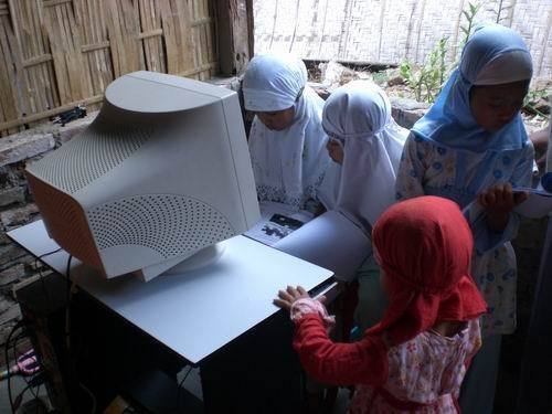 Life Skills for Bantul Women of Earthquake Victims