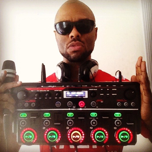 Provide theater to 2,500 under-served children!