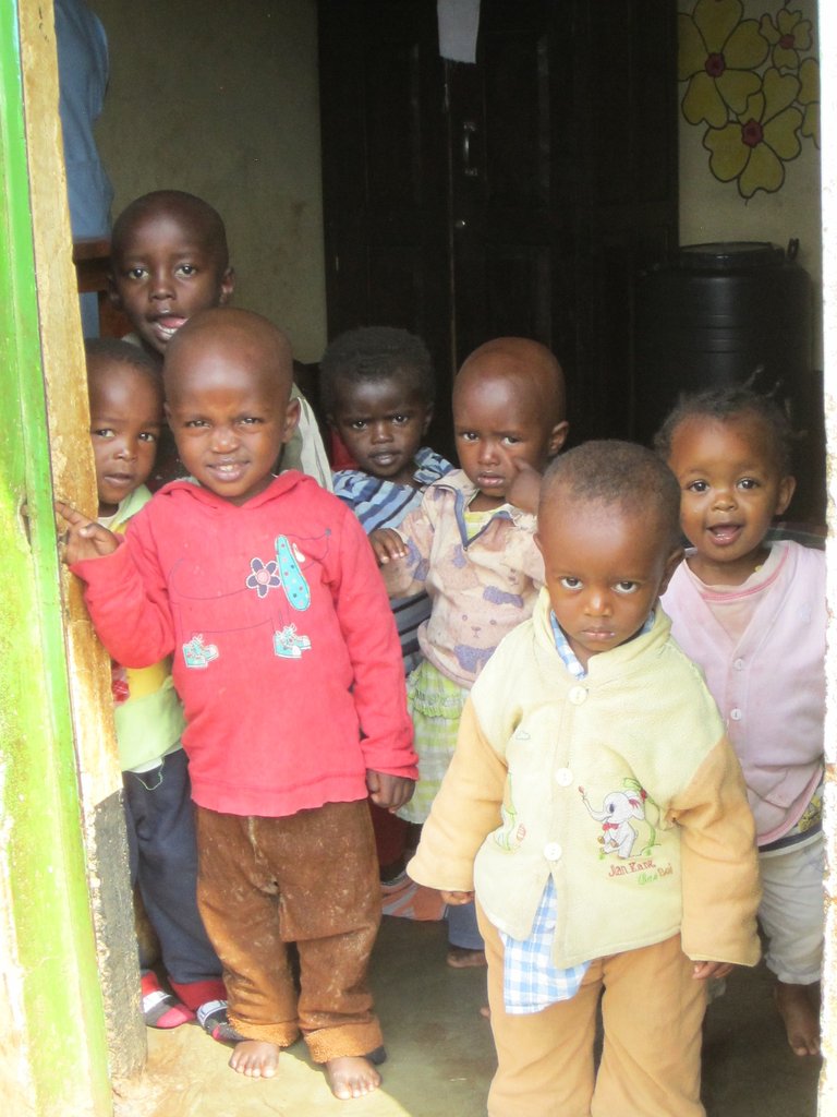 Feed 30 malnourished young children in Kenyan slum