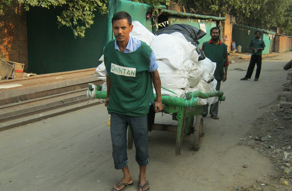 Help Provide Uniforms for 500 Wastepickers