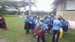 Children during the cleaning drive