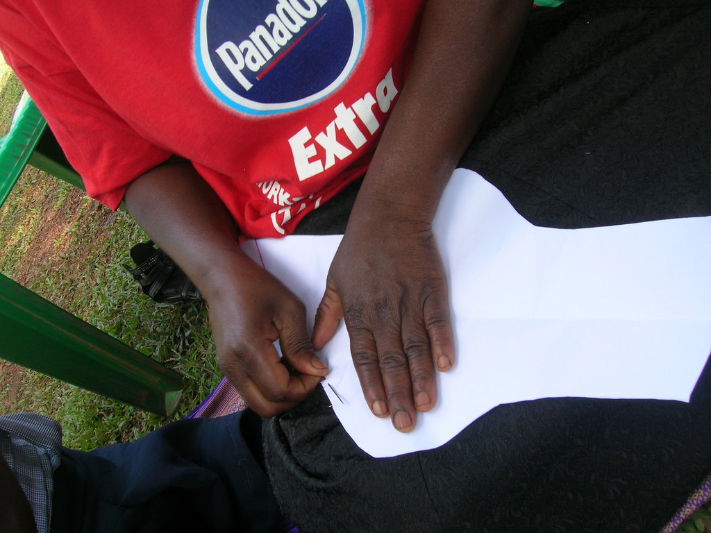 Enable a teenage girl,Joy to give birth safely