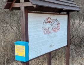 Info & Donation box at the 'Szalamandra' house