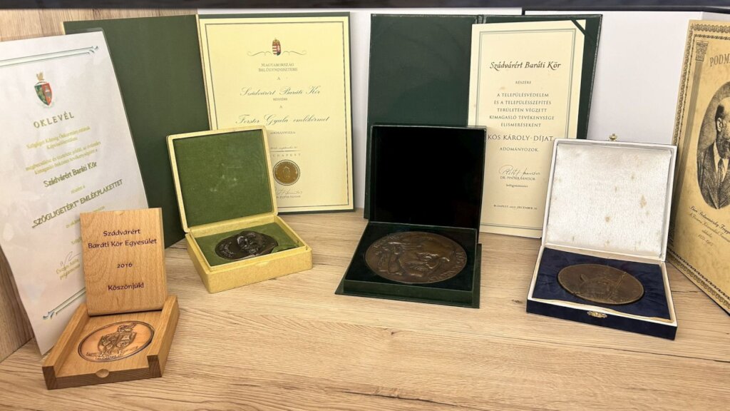 Awards received by Friends of Szadvar