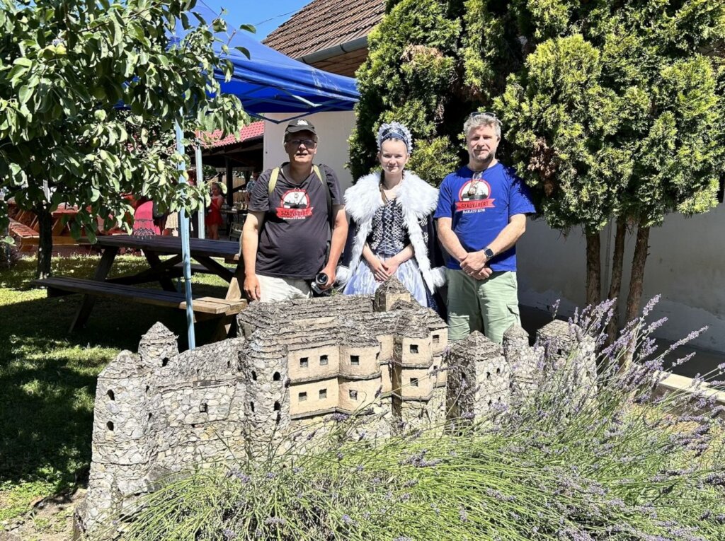 Szadvar members and Zsofia Patochy