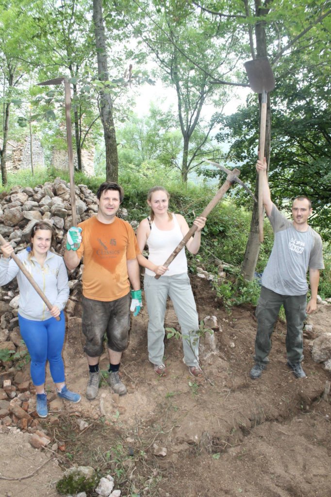 Szadvar castle project and youth camp, Hungary