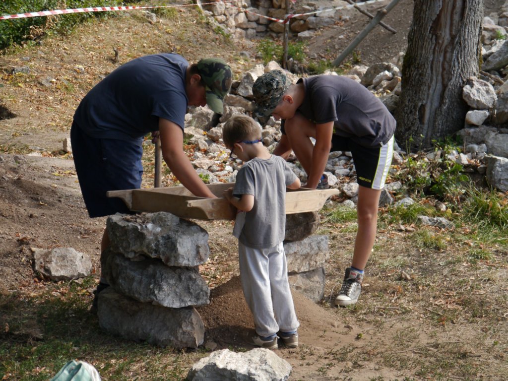 Szadvar castle project and youth camp, Hungary