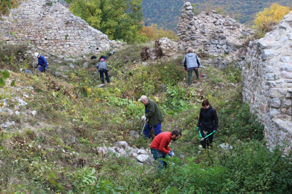 Szadvar castle project and youth camp, Hungary