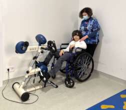 Kyrylo working with the physiotherapist