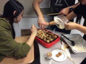US students making takoyaki in class