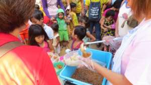 Serving of meals at Maharlika Creekside