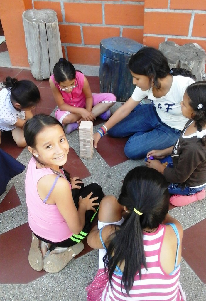 Rebuild orphanage for 20 Colombian girls