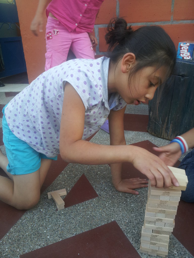 Rebuild orphanage for 20 Colombian girls