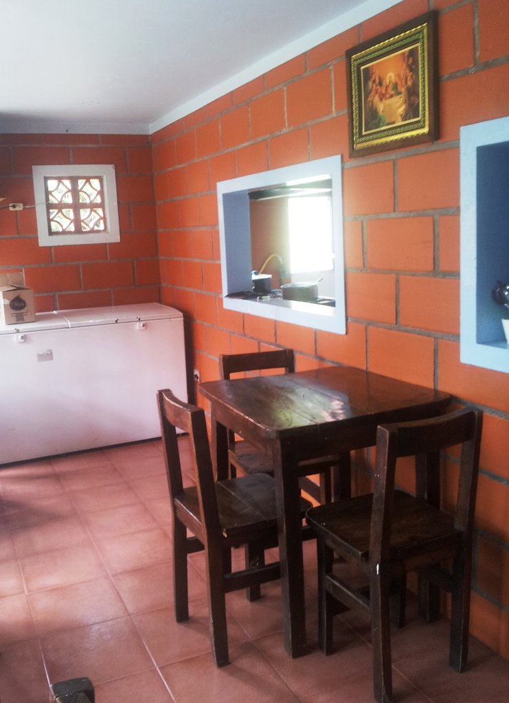 Rebuild orphanage for 20 Colombian girls