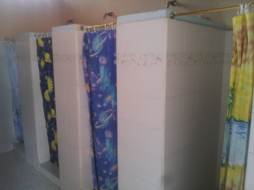 Rebuild orphanage for 20 Colombian girls