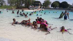 A day out in the Pool - Aventura