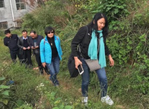 Volunteers on their way to a students' home