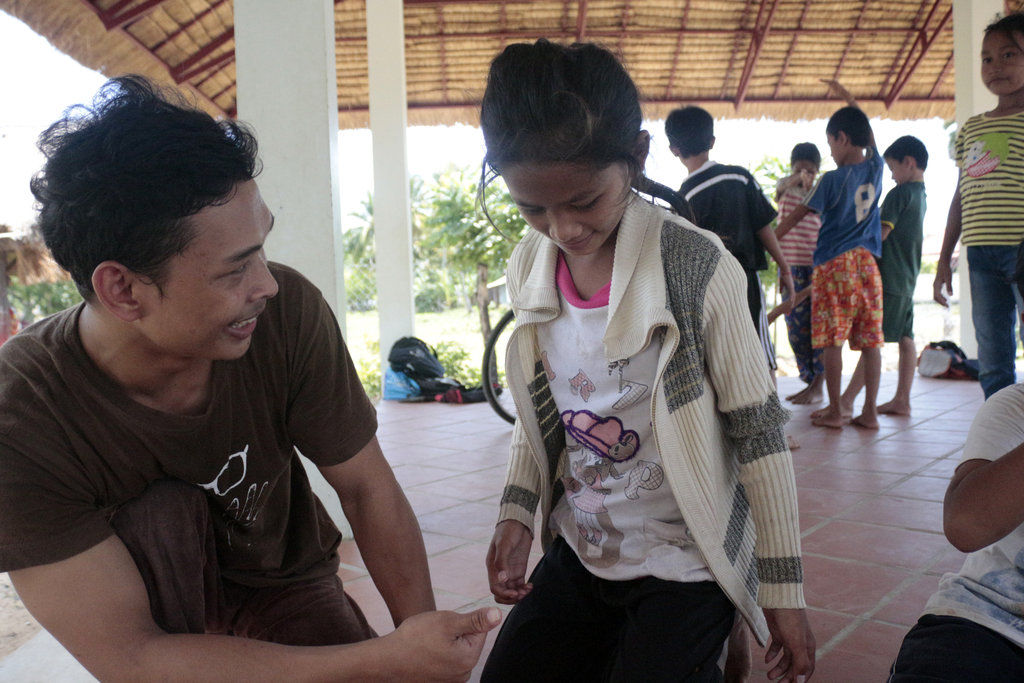 Art & Dance lessons for 300 Children in Cambodia