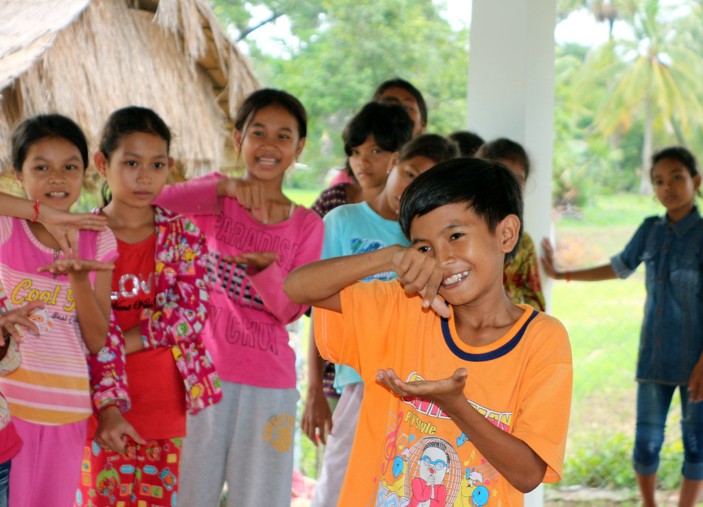 Art & Dance lessons for 300 Children in Cambodia