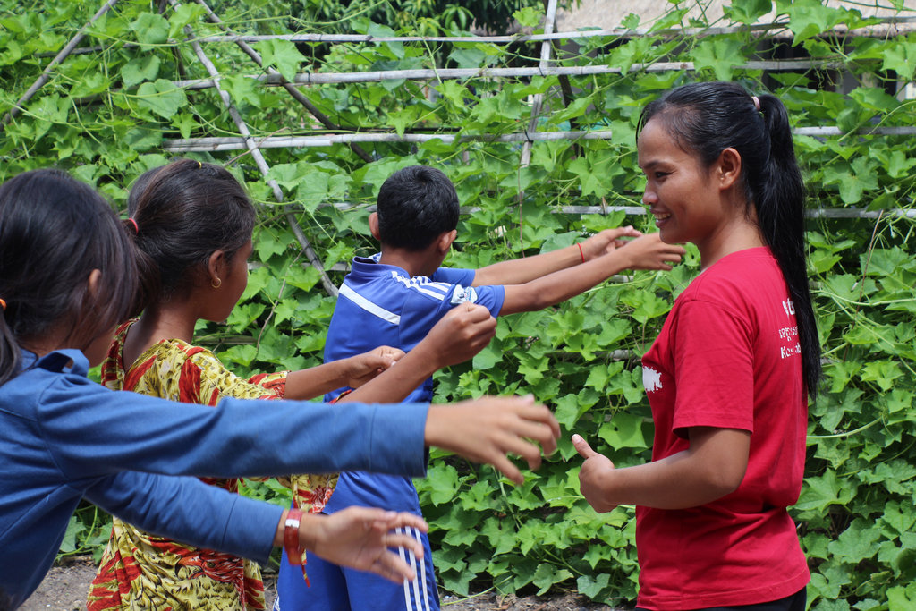 Art & Dance lessons for 300 Children in Cambodia