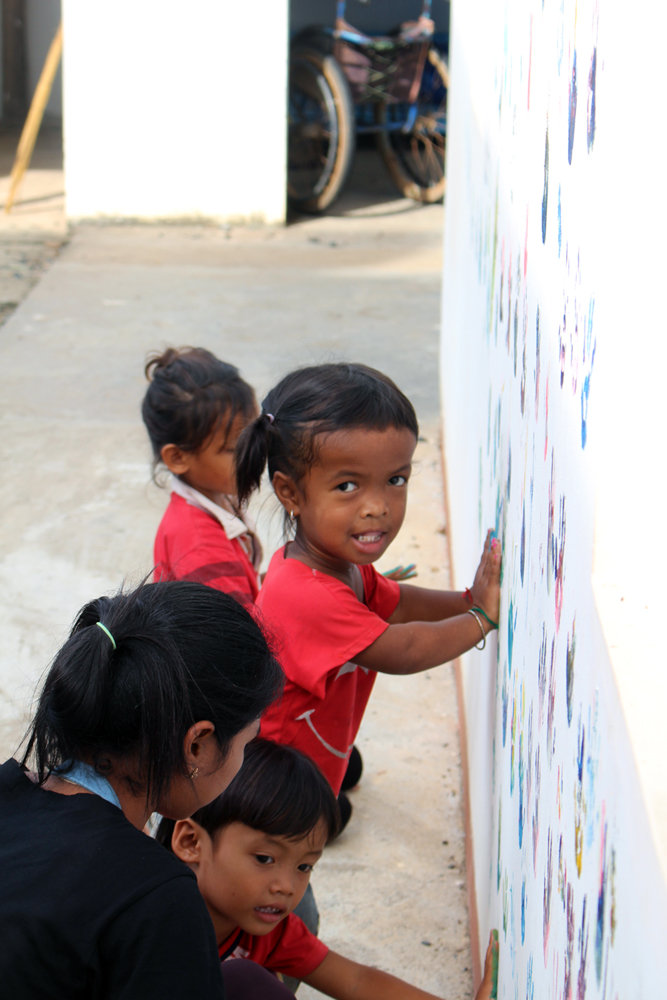 Art & Dance lessons for 300 Children in Cambodia