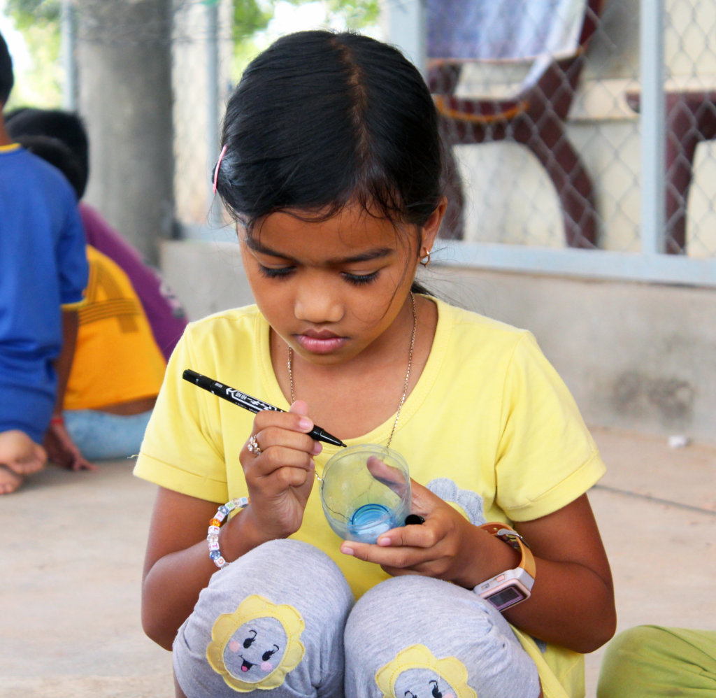 Art & Dance lessons for 300 Children in Cambodia