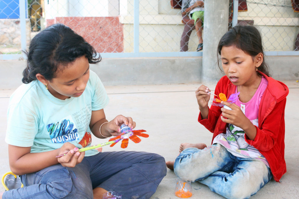 Art & Dance lessons for 300 Children in Cambodia