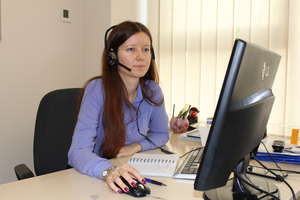 Hot-line operator