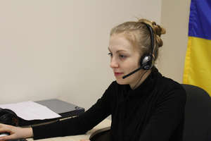 Hot-line operator