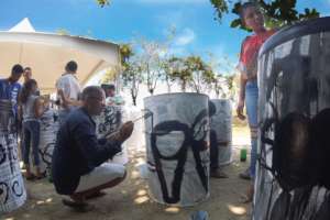 Painting art on drums