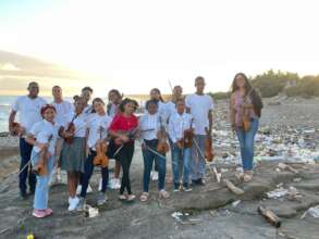 Teacher Venus Guerrero and students