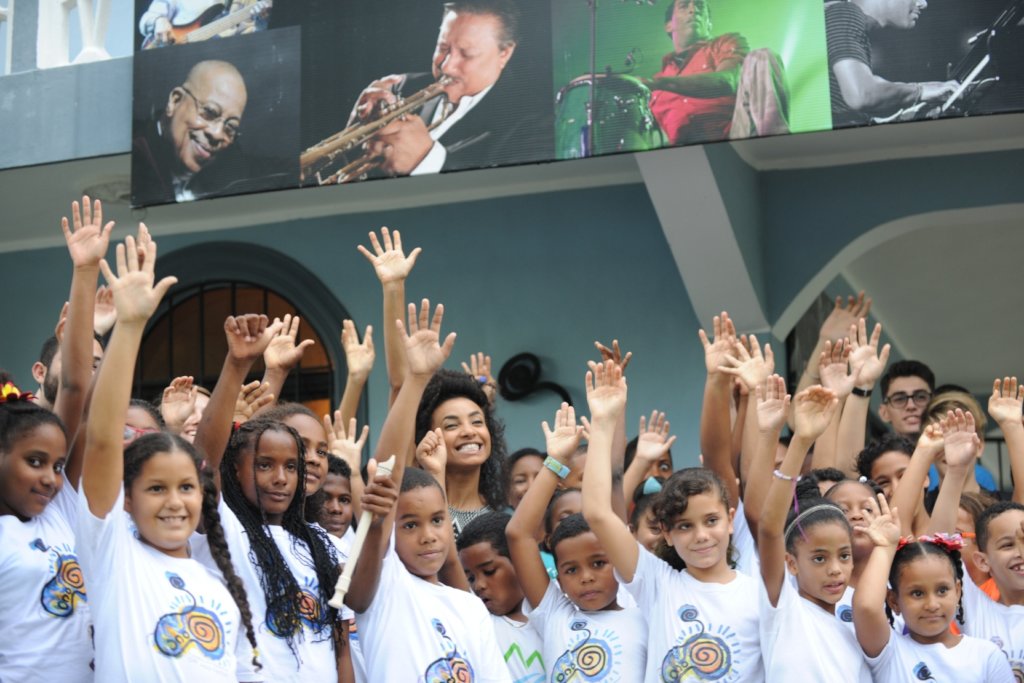Music Education 100 Children of Dominican Republic