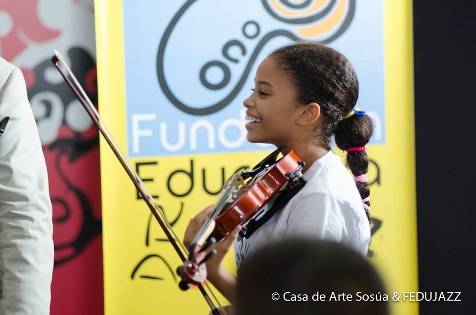 Music Education 100 Children of Dominican Republic