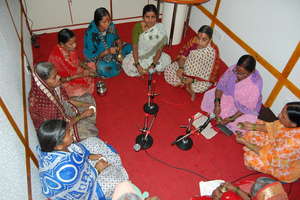 Manndeshi Mahila Singing at Radio Station