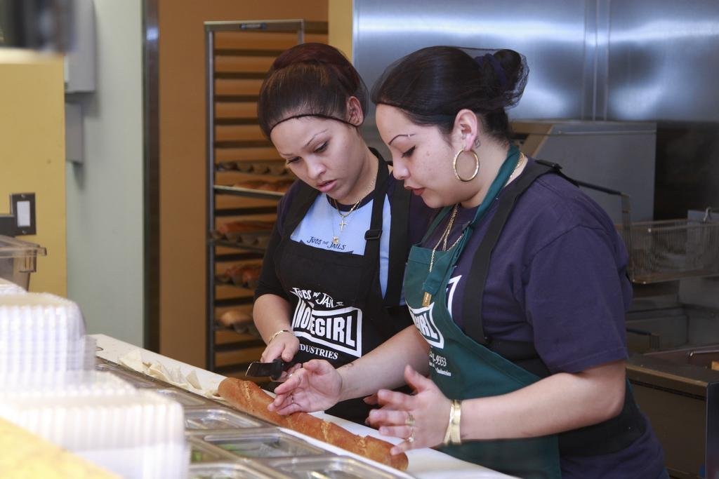 Help women leave gang life at the Homegirl Cafe!